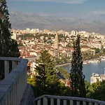 Spacious Sea View Near Marjan & Apartman Split