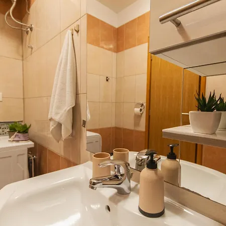 Spacious Sea View Near Marjan & Appartamento *