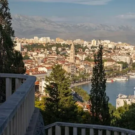 Spacious Sea View Near Marjan & Appartamento Spalato