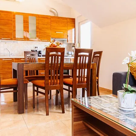 Spacious Sea View Near Marjan & Appartamento