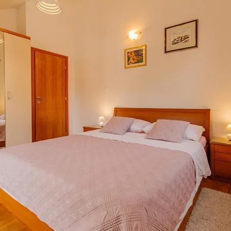 Spacious Sea View Near Marjan & Appartamento Spalato